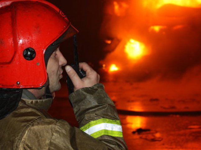 На Хустщині внаслідок пожежі 43-річний чоловік отримав опіки