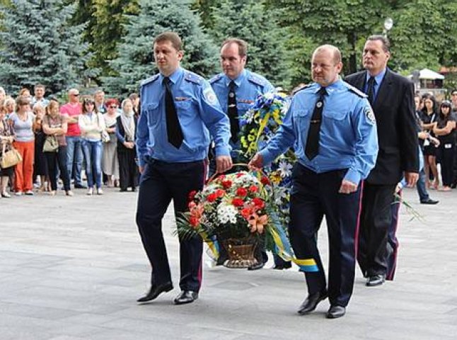 Керівництво закарпатської міліції вшанувало загиблих Героїв