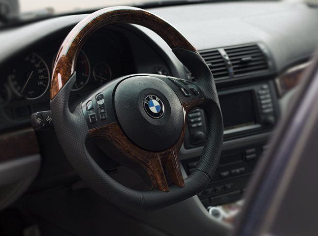 У Мукачеві вкрали BMW X6