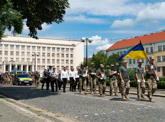 24 лютого 2022 року прийшов у військкомат: на Закарпатті поховали підполковника