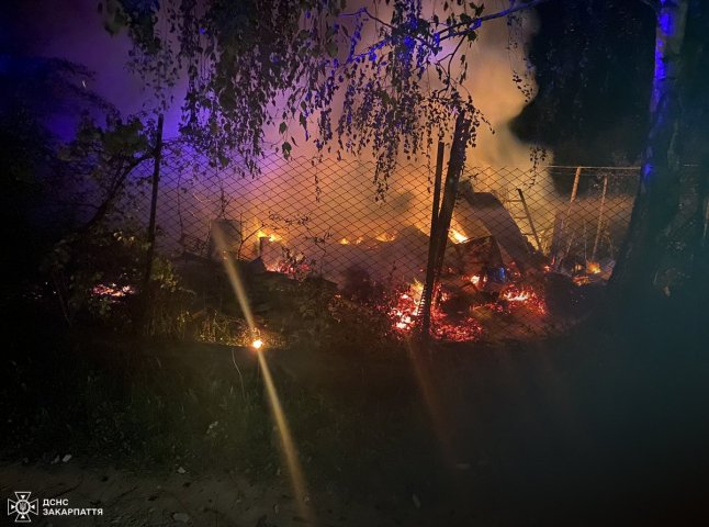 Вночі у селі на Ужгородщині гасили пожежу