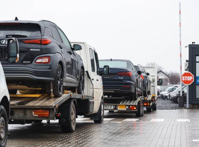 Закарпатська митниця повідомила, які автомобілі найчастіше завозять з-за кордону Закарпатська митниця повідомила, які автомобілі найчастіше завозять з-за кордону