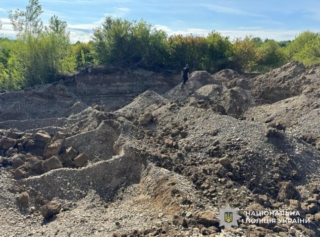 В області судитимуть 4 чоловіків за незаконний видобуток піщано-гравійної суміші