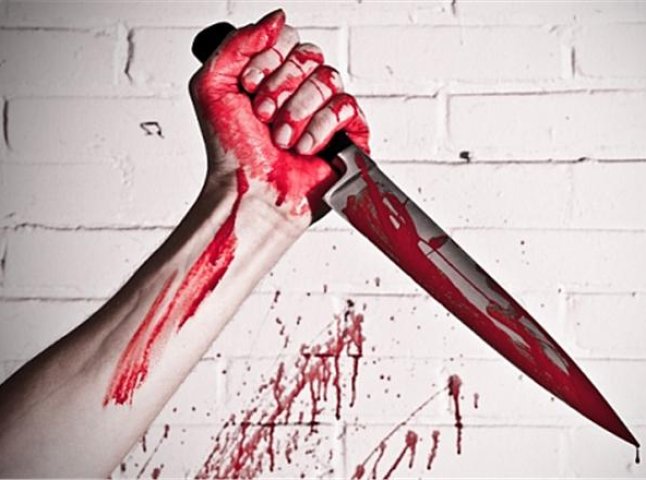 Дев’ятикласниця в Ужгороді вдарила ножем в живіт свою матір