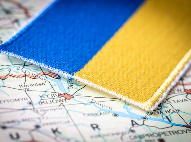 Виїзд за кордон з 3 листопада для українців