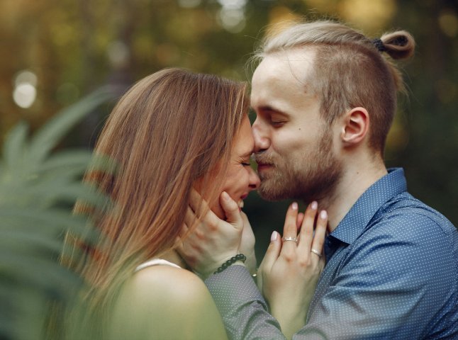 Самотність залишиться в минулому: 4 знаки зодіаку можуть зустріти кохання у вересні