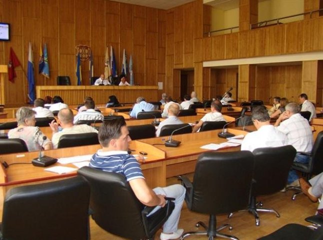 В Ужгородській міськраді при прийнятті рішень із земельних питань підробляли документи, – прокуратура
