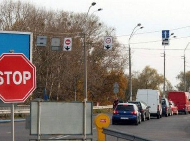 Кількість автомобілів, які стоять на українсько-угорському кордоні, вчора сягнула кількох тисяч