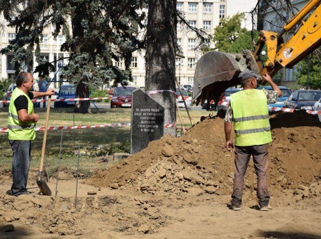В Ужгороді почалися роботи зі встановлення пам’ятника жертвам голодомору