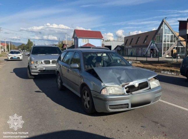 Машини зробили «доміно»: їзда напідпитку обернулась потрійною аварією