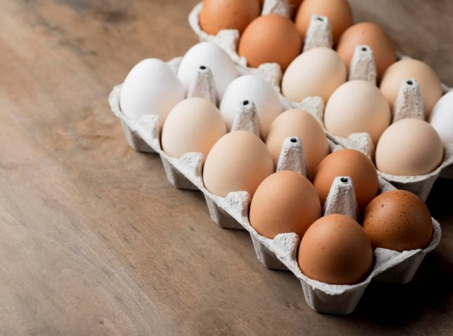 Курячі яйця подорожчають: якими будуть ціни перед Новим роком та в січні 2026 року