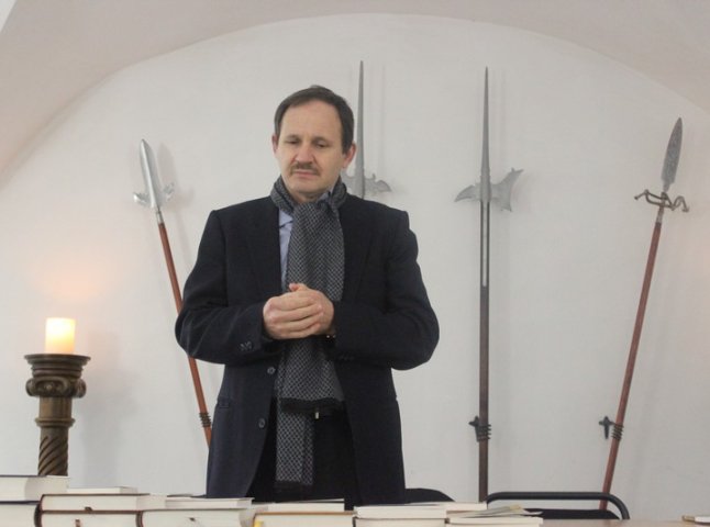 У Мукачівському замку "Паланок" відбулась літературна зустріч з письменником Мирославом Дочинцем