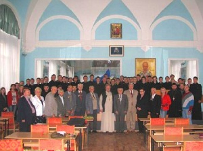 Ужгородська Українська богословська академія вшанувала ветеранів бойових дій Другої Світової