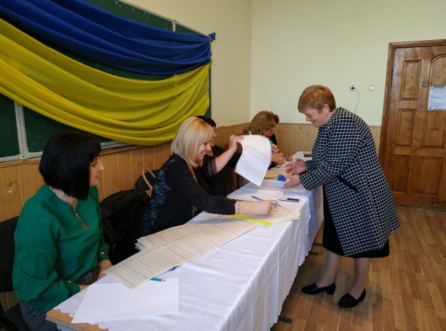 Як проходять вибори у гірському селі на Мукачівщині