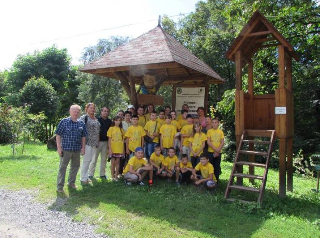 Діти з шкільних лісництв Іршавщини побачили дива природи на Ужгородщині