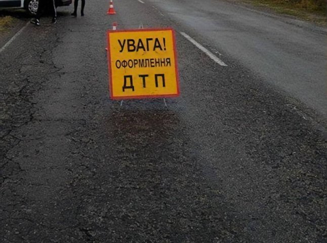 На Закарпатті зіткнулись легковий автомобіль та маршрутка, — ЗМІ