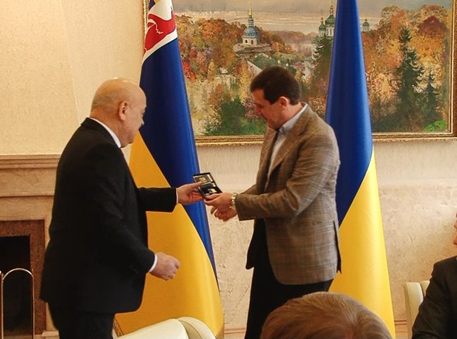 Народний депутат Василь Петьовка отримав найвищу відзнаку «За заслуги перед Закарпаттям»