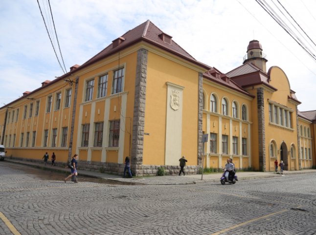 Реконструкція Палацу культури у Мукачеві: скільки мільйонів уже витратили
