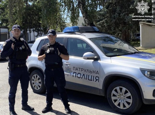 Патрульні повернули додому 7-річну дитину, а на маму склали протокол Патрульні повернули додому 7-річну дитину, а на маму склали протокол
