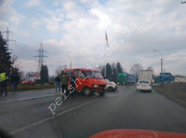 Вранці на виїзді з Мукачева сталася аварія