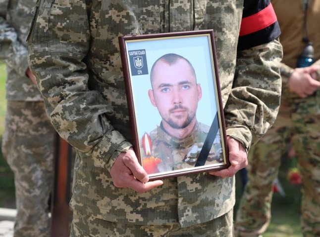 В Ужгороді поховали воїна "Карпатської Січі" Володимира Бісагу