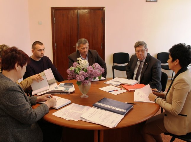 На Виноградівщині чиновники порушили питання пільгових пасажирських перевезень