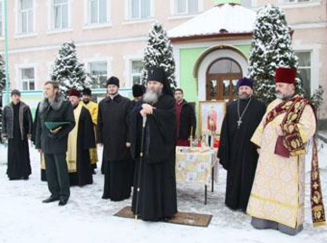 Архієпископ Мукачівський і Ужгородський Феодор звершив молебен в Мукачівському військовому ліцеї