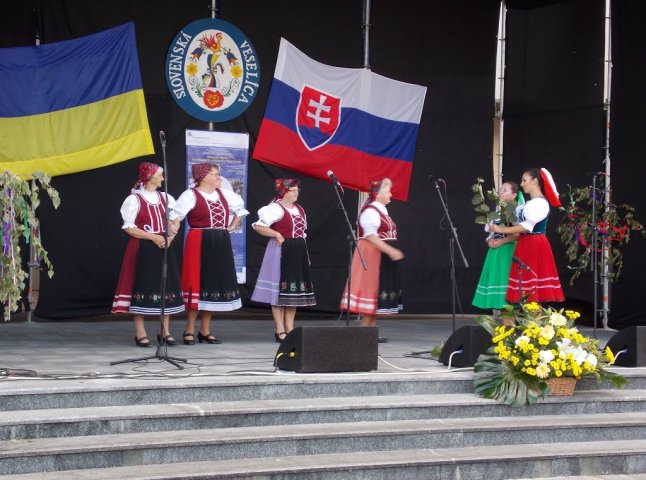 На Ужгородщині словаки проведуть традиційний фестиваль народного мистецтва "Словенска веселіца"