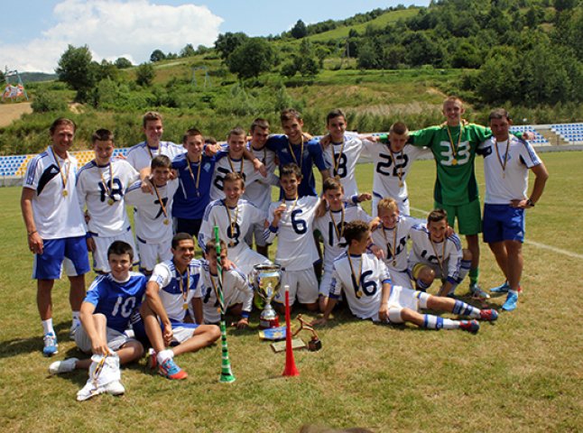 У селі Поляна відбувся фінальний матч Чемпіонату вищої ліги ДЮФЛ у віковій групі U-16