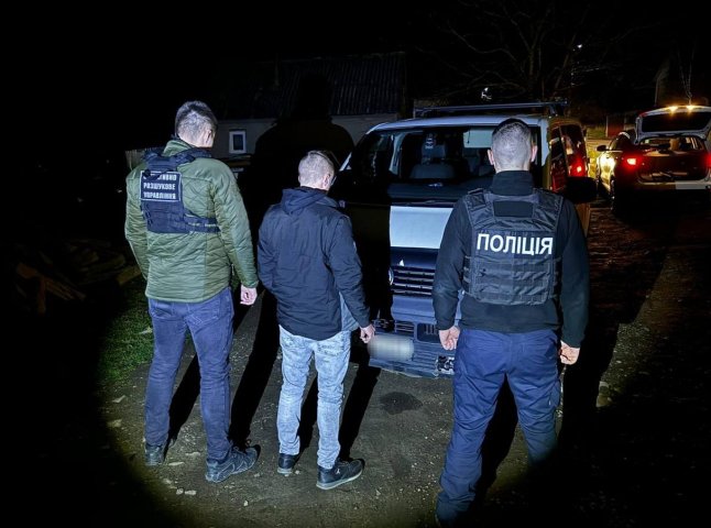 На кордоні зі Словаччиною затримали трьох чоловіків