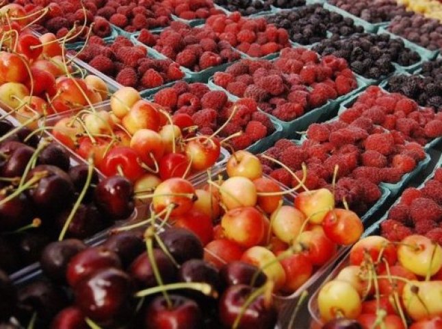 Ціни на літні ягоди б’ють всі рекорди