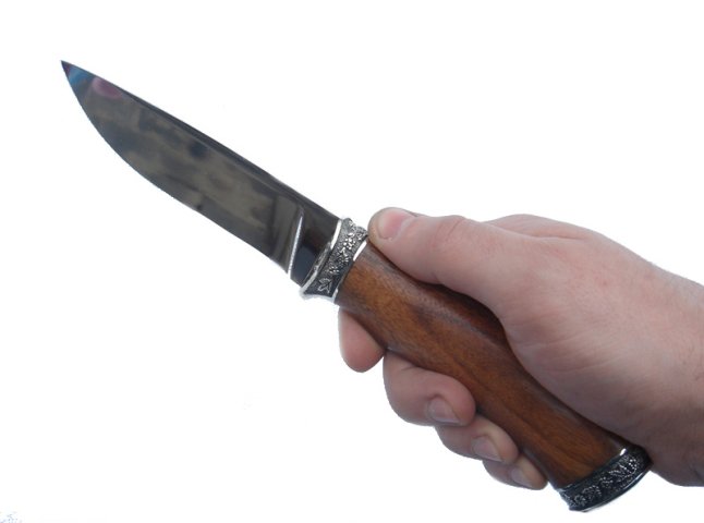 Мукачівець розгулював на залізничній станції з саморобним ножем