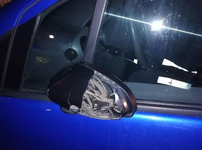 У Мукачеві розшукують водія, який ймовірно скоїв ДТП і втік з місця події