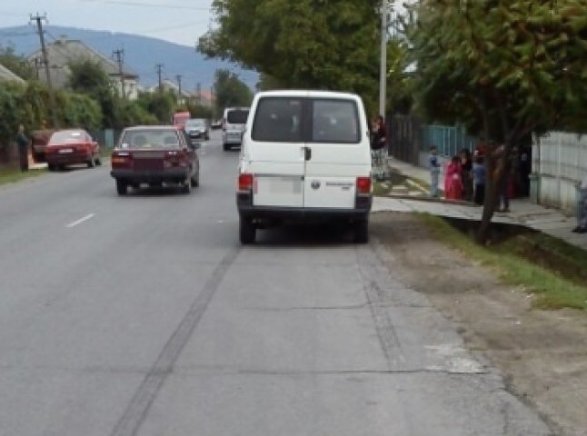 Жахлива ДТП на Виноградівщині: під колеса автівки потрапила дитина