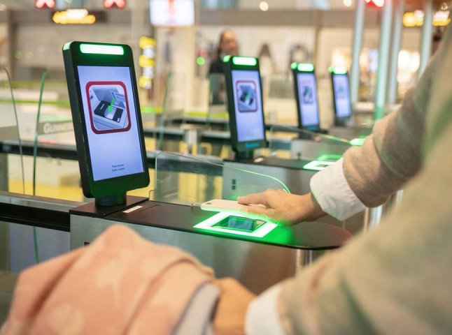 На кордоні ставлять систему EES: як пускатимуть українців в Європу з 12 жовтня