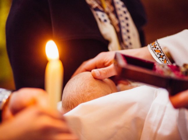 Коли можна хрестити дитину: названо сприятливий час