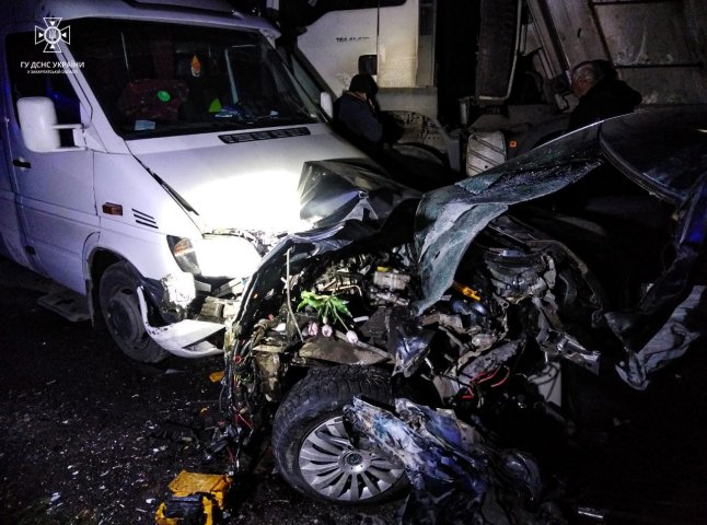 На Закарпатті сталась жахлива аварія, одна автівка сильно пошкоджена