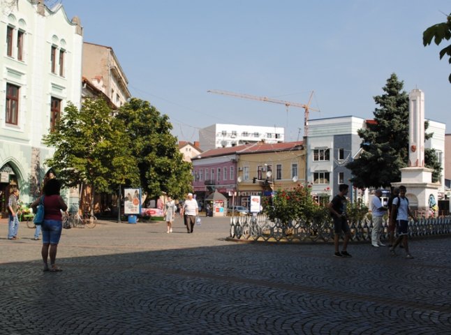 У Мукачеві розгорівся скандал через зведення багатоповерхівки у центрі міста