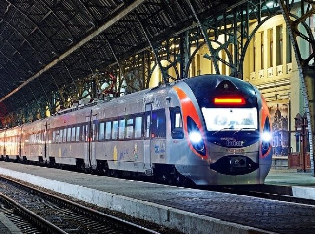 Маршрут потяга "Мукачево-Кошице" продовжать до Праги