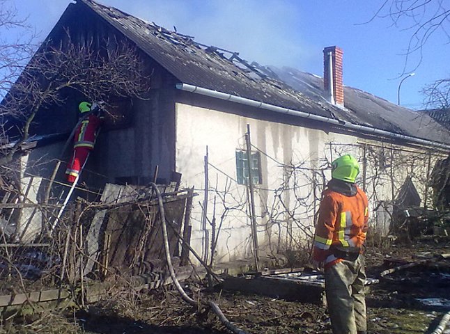 Перечинські пожежники врятували від загорання будинок та свійських тварин