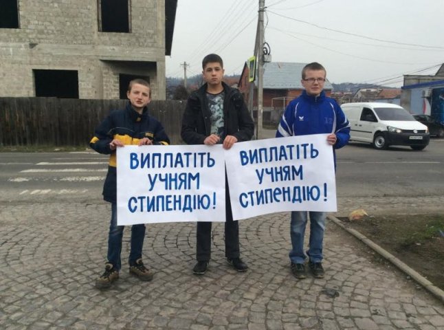 Протестувальники розкритикували позицію влади Мукачева