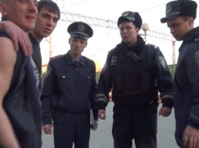 Міліція призначила службове розслідування відносно інциденту на залізничному вокзалі Мукачева