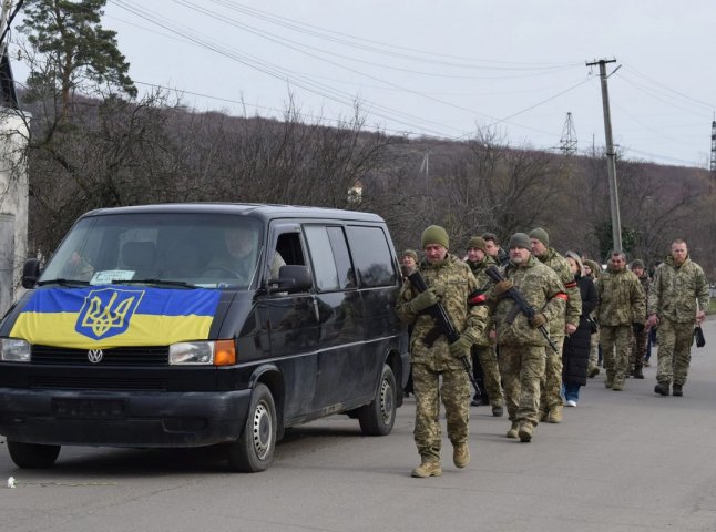 Із полеглим воїном попрощались у Берегові