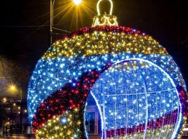 Українці створили петицію і просять заборонити прикрашати міста до новорічних свят