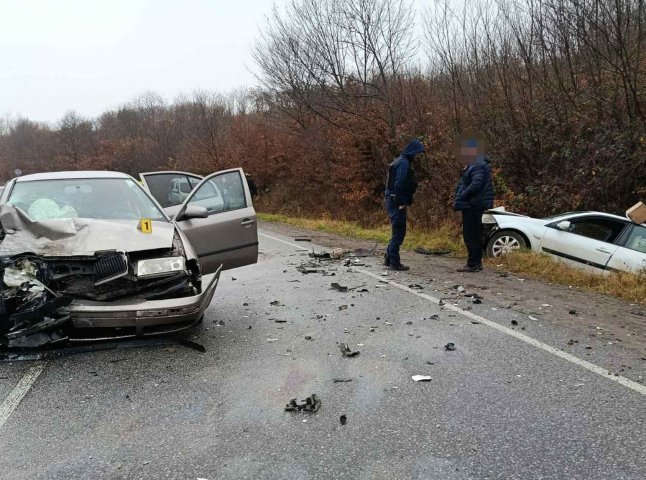 В області зіткнулись два автомобілі. Постраждали четверо людей