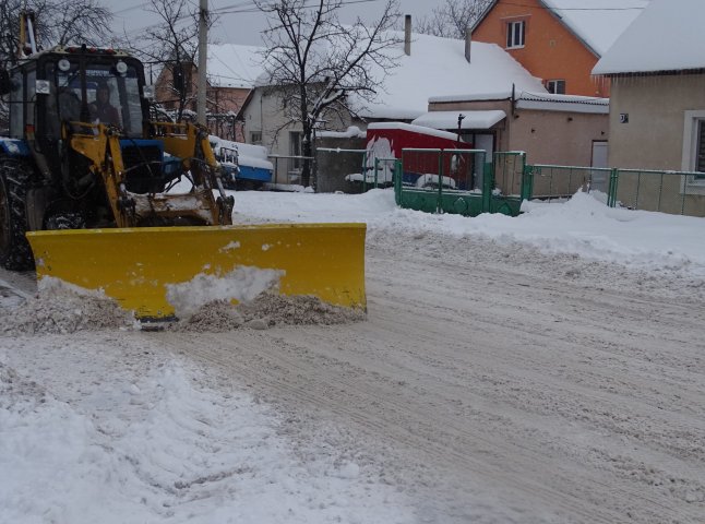 В області провели нараду щодо розчистки доріг Закарпаття від снігу