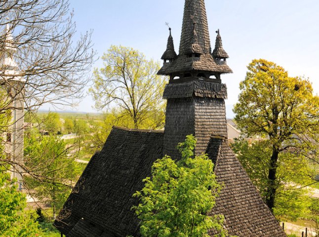 Дерев’яна церква у селі Сокирниця потребує реставрації (ВІДЕО)