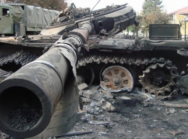 Порошенко дав доручення нагородити військових, які знищили російські танки під Дебальцевим