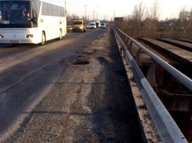 З наступного понеділка розпочнеться капітальний ремонт Паланківського мосту у Мукачеві