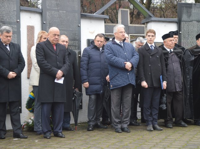 У Сваляві Геннадій Москаль вшанував пам’ять загиблих у розподільчому таборі